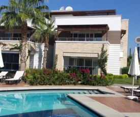 Side The Valley 2 Bed spacious apartment facing pool