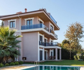 Spacious Villa with Private Pool and Garden in Kartepe