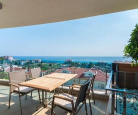 Splendid Home with Shared Pools and View near Beach and City Center in Alanya