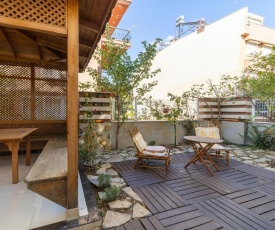 Stylish Duplex Apartment with Garden and Gazebo in the Heart of Muratpasa, Antalya