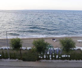 THE LAVİNGTON BEACH HOTEL