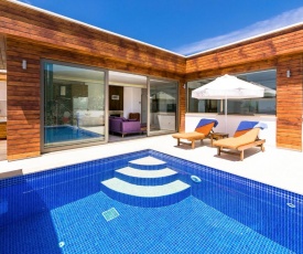 Villa Bella 1 Sleeps 2 Honeymoon Isolated Infinity and Heated Pool