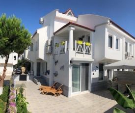 Villa Blue By The Pool, Near Sea