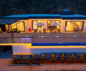 Villa Corleone-Modern Villa with Jacuzzi in Kalkan