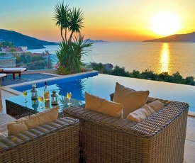 Villa in Kalkan Sleeps 8 includes Swimming pool Air Con and WiFi