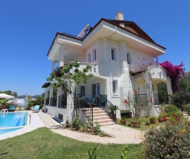 Villa Ruya with swimming pool & stunning sea views