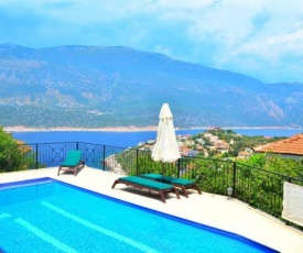 Yenikoy Villa Sleeps 8 Pool Air Con WiFi