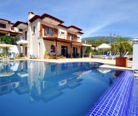 Yenikoy Villa Sleeps 8 Pool Air Con WiFi