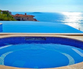 Yenikoy Villa Sleeps 8 with Pool Air Con and WiFi