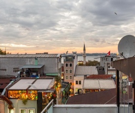 Central and Stylish Flat with Bosphorus View in the Heart of Kadikoy