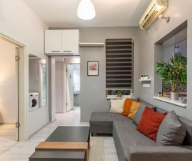 Central and Stylish Flat with Bosphorus View in the Heart of Kadikoy