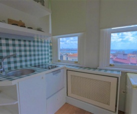 Central Apartment with Charming City View near Istiklal Street in Beyoglu