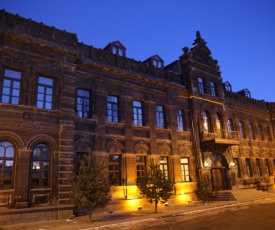 Cheltikov Hotel