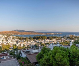 Colorful House with Magnificent Sea View near Beach in Bodrum