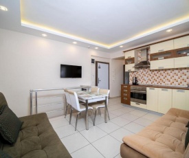 Comfortable Apartment with Shared Pool near Beach in Muratpasa, Antalya
