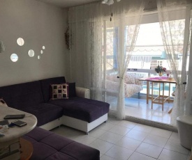 Cosy nice and convenient family sea view apartment