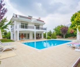 CROWN 2 VILLA