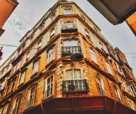 Dauria Galata Flats