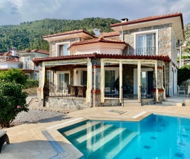 Detached Stunning Villa Semira, Perfect Condition, Private Pool & 1000m2 Private Garden, Unlimited WiFi