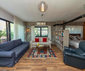 Eclectic Studio Apartment near Sea in Bodrum