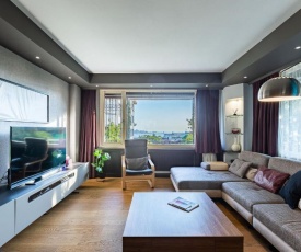 Elegant Flat with Fascinating Bosphorus View in Besiktas