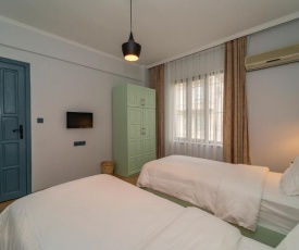 Endemik Hostel - Female Only