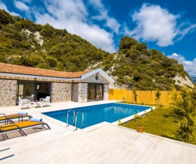 Exceptional Villa with Private Pool and Jacuzzi in Kas, Antalya