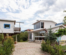 Fascinating House with Treehouse in the Garden near Kartepe Ski Center