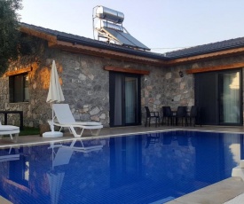 Fethiye Müstakil Villa Havuzlu iki yatak odası bir salon günlük kiralık