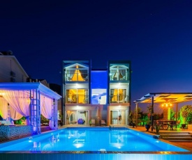 Fethiye Ölüdeniz Üzerinde Lüks Villa