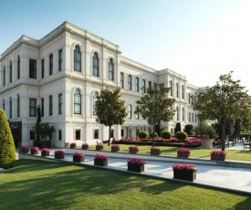 Four Seasons Hotel Istanbul at the Bosphorus