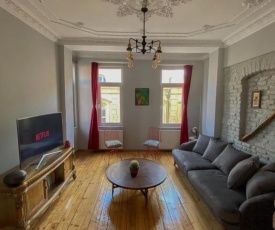 Gigi’s Historic Flat with a Sea View in Galata