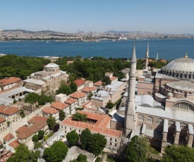 Hagia Sofia Mansions Istanbul, Curio Collection by Hilton