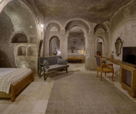 Hera Cave Suites