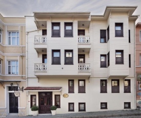 Hotel Sari Konak