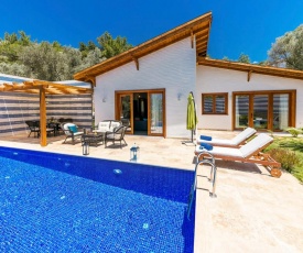 Islamlar Villa Sleeps 2 with Pool Air Con and WiFi