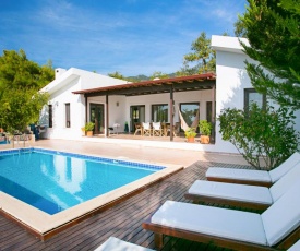 Islamlar Villa Sleeps 6 Pool Air Con WiFi