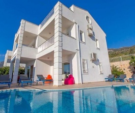 Kalkan Villa Sleeps 10 Pool WiFi