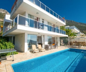 Kalkan Villa Sleeps 10 with Pool and Air Con