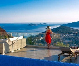 Kalkan Villa Sleeps 12 Pool Air Con WiFi