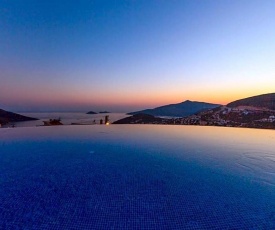 Kalkan Villa Sleeps 14 with Pool Air Con and WiFi