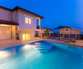 Kalkan Villa Sleeps 6 Pool Air Con WiFi