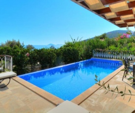 Kalkan Villa Sleeps 6 Pool Air Con WiFi