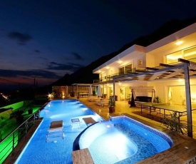 Kalkan Villa Sleeps 8 Pool Air Con WiFi