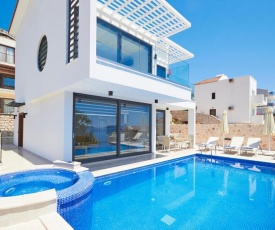 Kalkan Villa Sleeps 8 Pool Air Con WiFi T782301