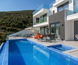 Kalkan Villa Sleeps 8 with Pool Air Con and WiFi