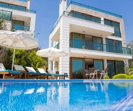 Kalkan Villa Sleeps 9 Pool Air Con WiFi