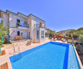 Kaş, deniz manzaralı, 6 kişilik villa