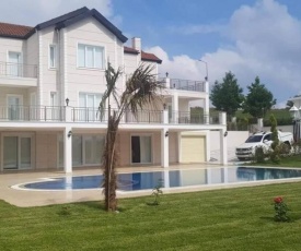 Magnificient White Villa! Private Pool and Garden! Professional Team!