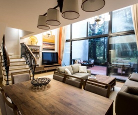 Amazing Triplex Apartment By Deniz Suites